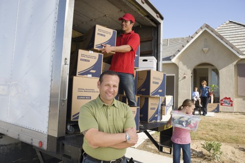 Different storage unit sizes for short-term storage needs